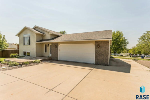 6621 N ALICIA AVE, SIOUX FALLS, SD 57104 - Image 1
