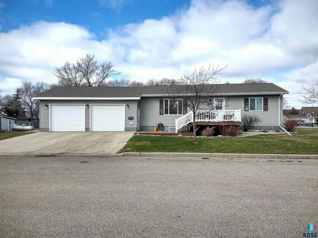 619 E 2ND AVE, MILLER, SD 57362, photo 1 of 52