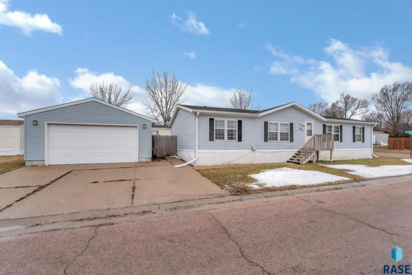 2401 E 31ST PL N, SIOUX FALLS, SD 57104, photo 2 of 48