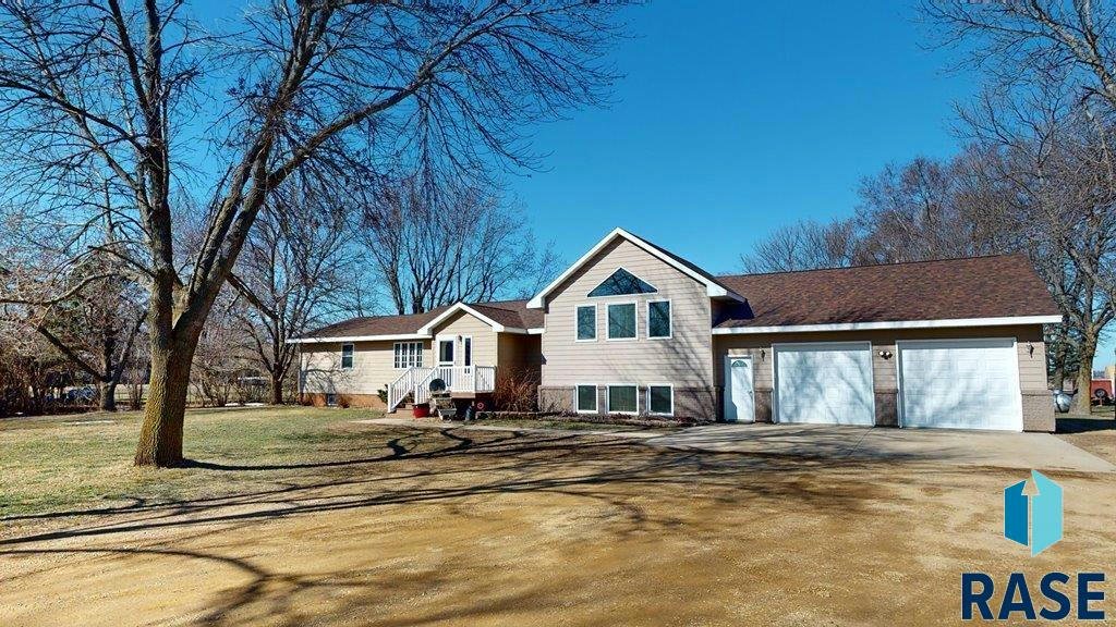 211 58TH AVE, BROOKINGS, SD 57006, photo 1 of 37