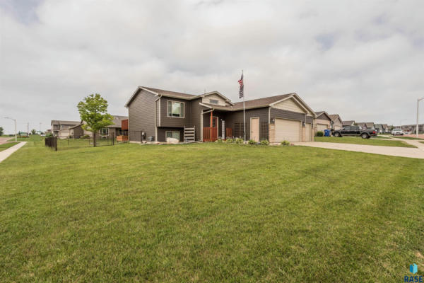 4041 S HOMERUN AVE, SIOUX FALLS, SD 57110 - Image 1