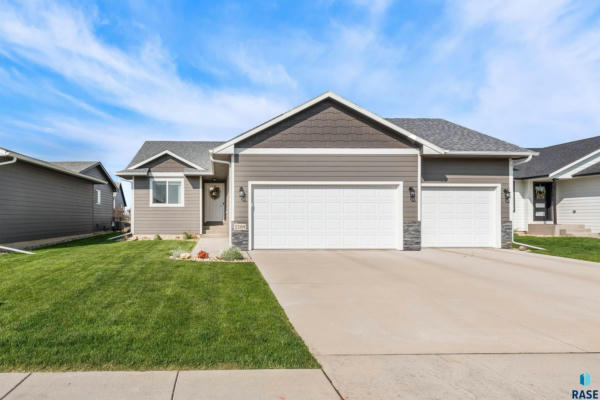 2209 S CREEKVIEW AVE, SIOUX FALLS, SD 57106 - Image 1
