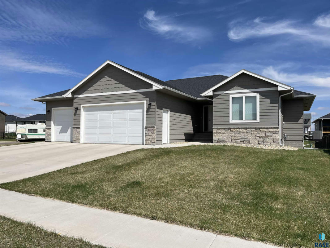 4000 S HOME PLATE AVE, SIOUX FALLS, SD 57110, photo 1 of 30