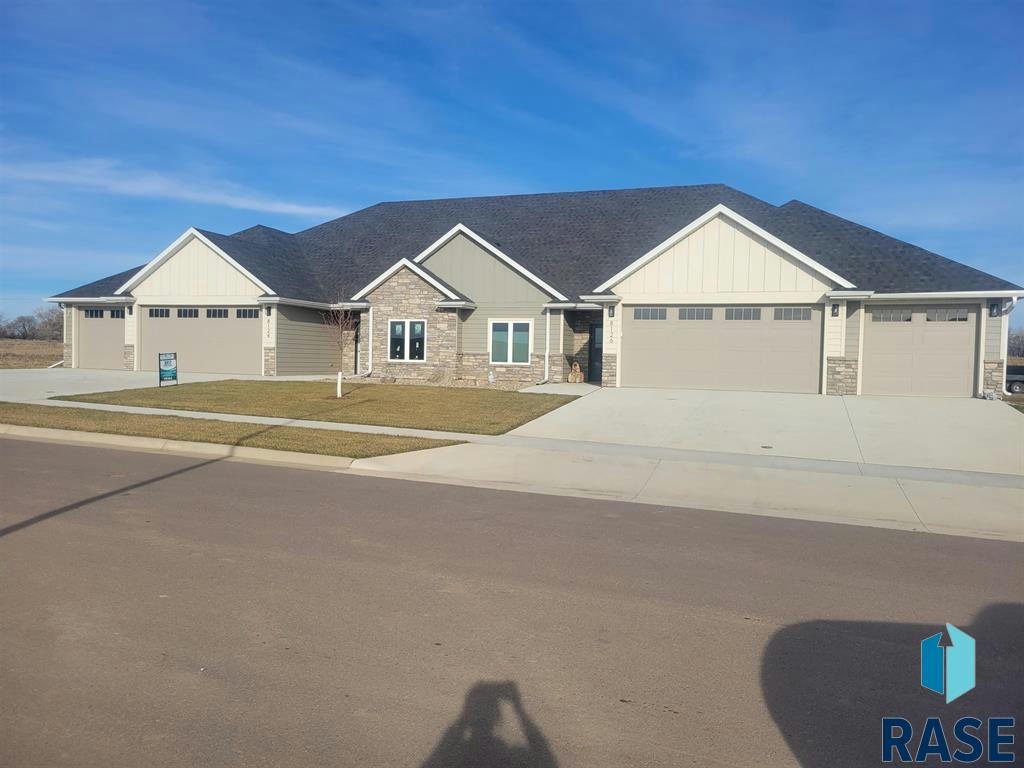8124 E NORWAY PINE TRL, SIOUX FALLS, SD 57110, photo 1 of 16