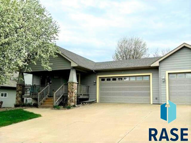 4113 S BEDFORD AVE, SIOUX FALLS, SD 57103, photo 1 of 28