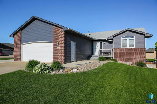 2401 N WRIGHT AVE, SIOUX FALLS, SD 57107 - Image 1