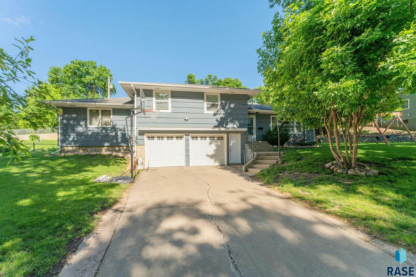 2101 S CRESTWOOD RD, SIOUX FALLS, SD 57105 - Image 1