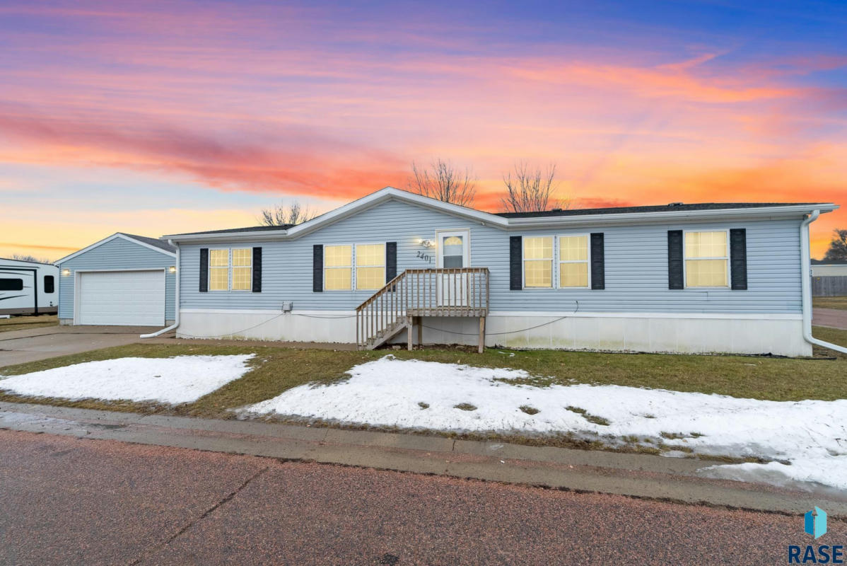 2401 E 31ST PL N, SIOUX FALLS, SD 57104, photo 1 of 48