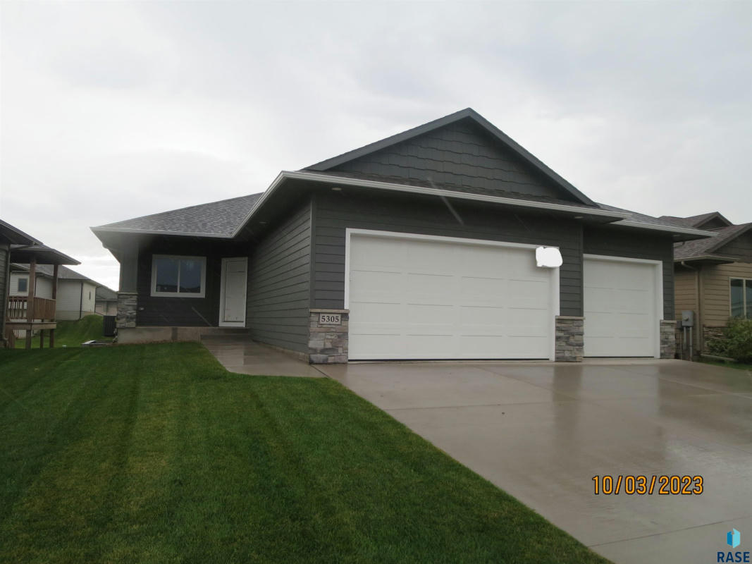5305 S BAHNSON AVE, SIOUX FALLS, SD 57108, photo 1 of 2