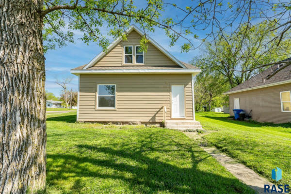 326 NW 7TH ST, MADISON, SD 57042 - Image 1
