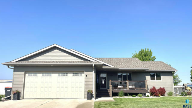 1219 GRAND VIEW DR, BERESFORD, SD 57004, photo 2 of 57