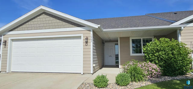 1002 N CRESTFIELD PL, SIOUX FALLS, SD 57107 - Image 1