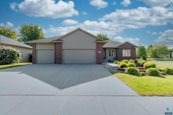 2416 S GRINNELL AVE, SIOUX FALLS, SD 57106 - Image 1