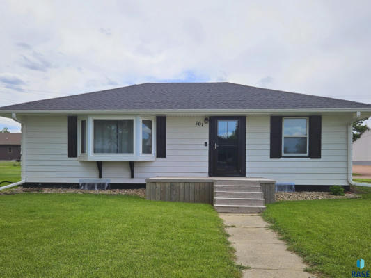 101 S PERRY AVE, COLMAN, SD 57017 - Image 1