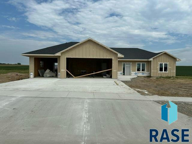 402 W 17TH ST, DELL RAPIDS, SD 57022, photo 1 of 7