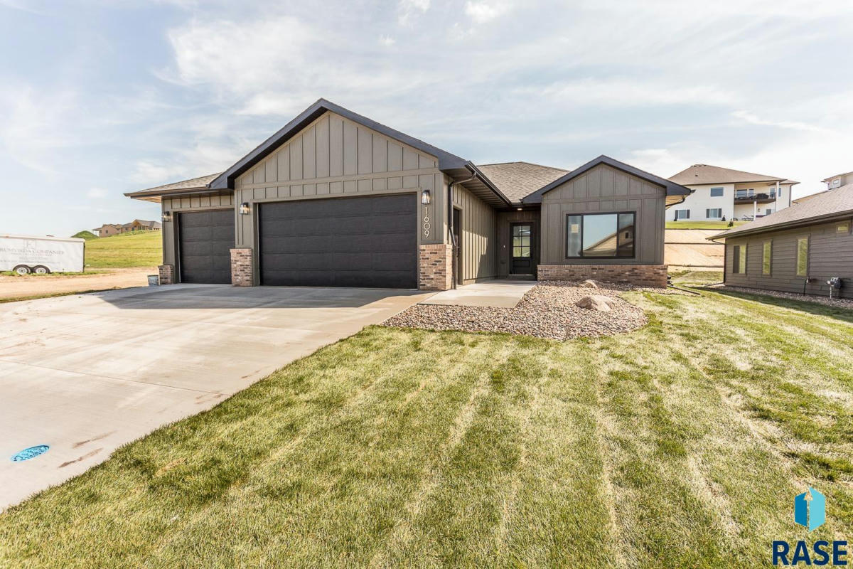 1609 W BURTON DR Brandon SD 57005 Single Family Residence For