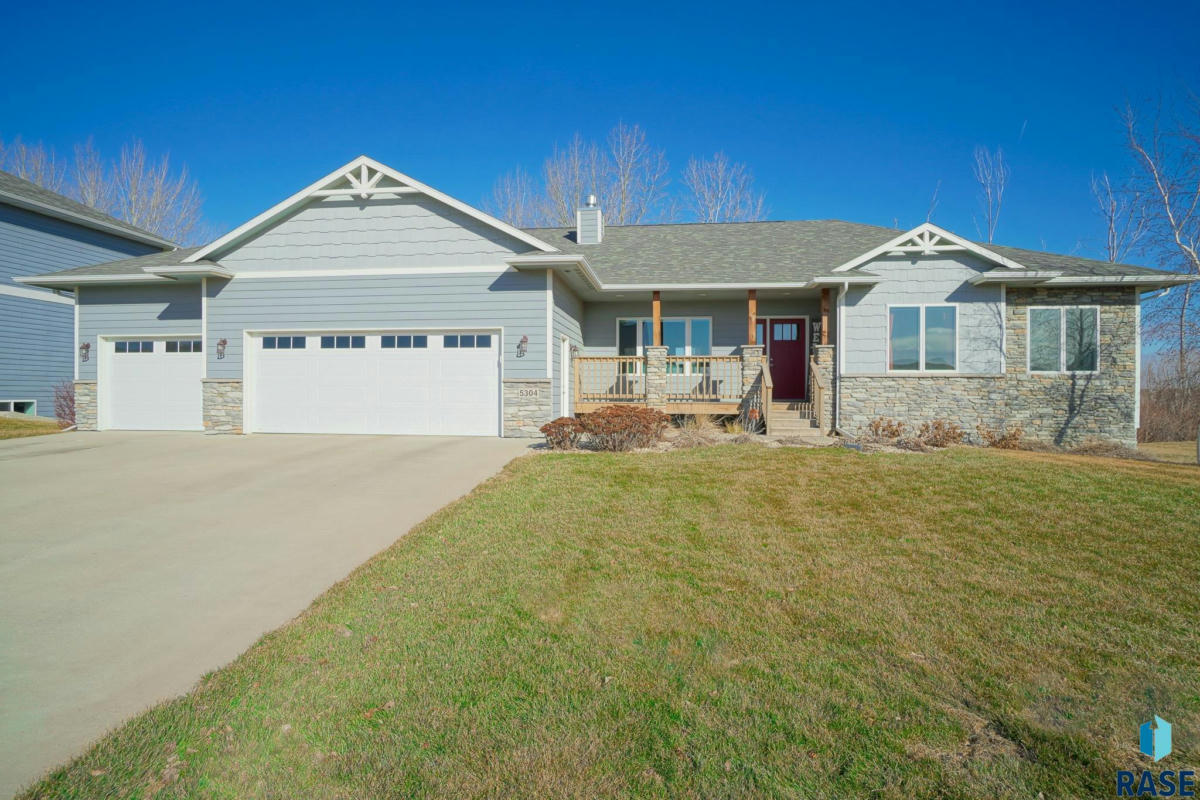 5304 S WOODSEDGE TRL, SIOUX FALLS, SD 57108, photo 1 of 50